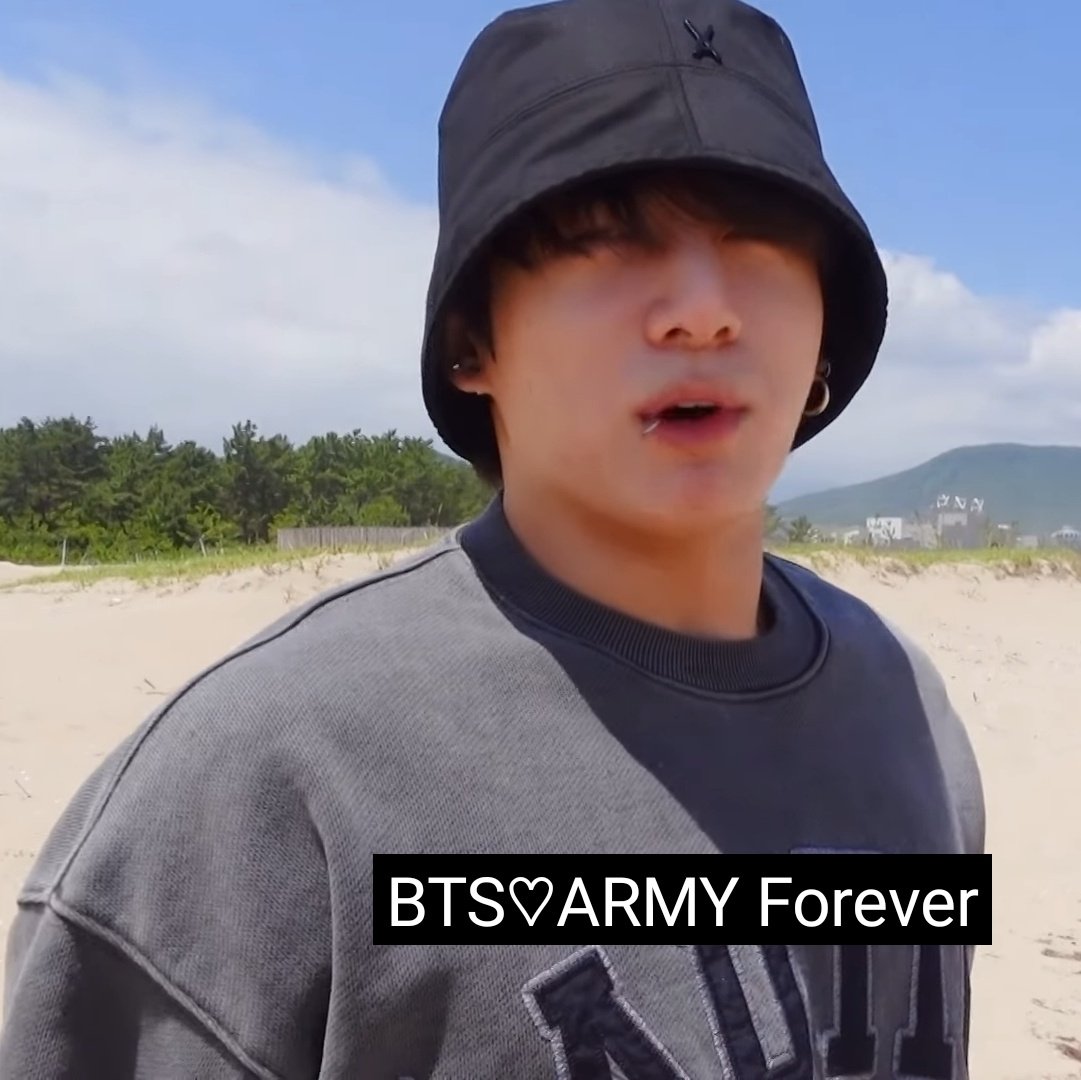 _kiss_VK_KV_TK_'s tweet photo. I LOVE YOU JUNGKOOK 💜
#JUNGKOOK #vlogbts https://t.co/hRf7Z6ufBd