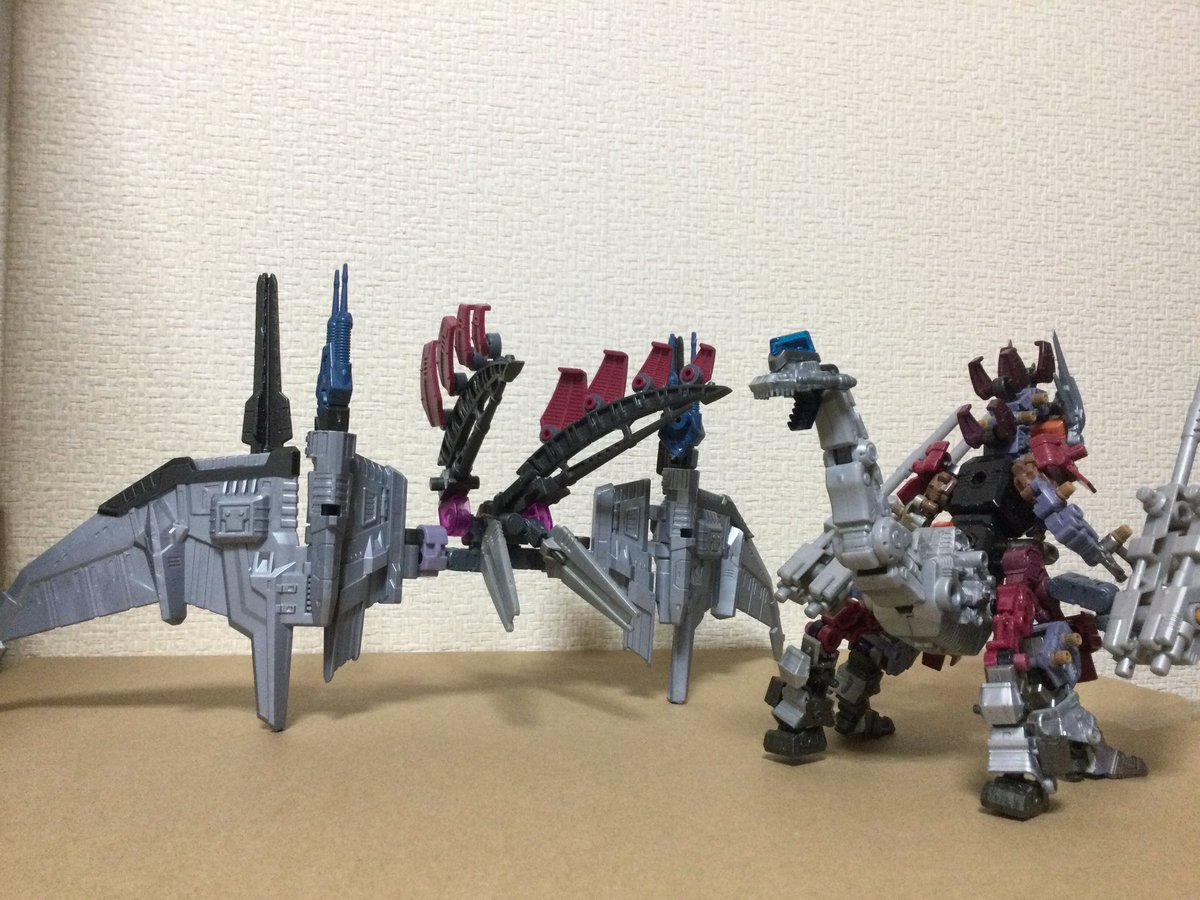 ゼノレストームのお陰で長年悩んでた翼が決まったので、細かなミキシングが進む進む。

ただ翼含めた背部ユニットの重量が限界ギリギリ…。 