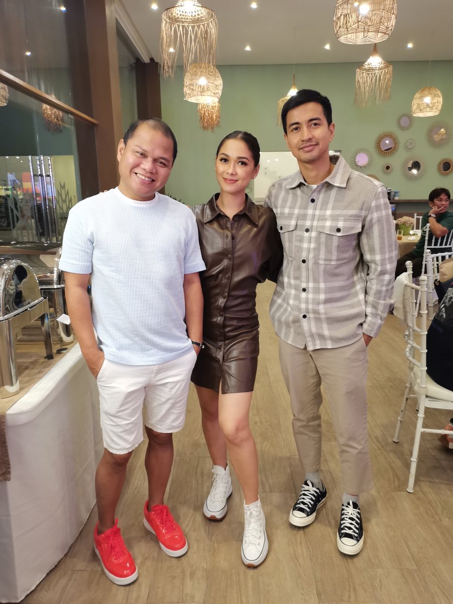 News5PH's tweet photo. Excited na rin ba kayong mapanood sina Maja Salvador, Pooh, at RK Bagatsing sa kwela at masayang tropa ng #OhMyKorona?
Tumutok na unang pasabog na episode ng #OhMyKoronaTV5 ngayong Sabado 7:30 p.m. sa #WeekendTripTV5.
#IBAngSayaPagSamaSama
#IBAsa5 https://t.co/4F3Mb6fDUn