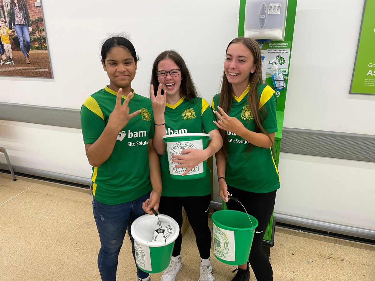 sam20101's tweet image. Fc Aztec Amazon’s bag packing to help raise some funds for the team☺️ would any teams able to help with a signed shirt to raise some funds?@ArsenalWFC @ChelseaFCW @ManCityWomen @alessiarusso7 @ellsbells89 @ellatoone99 @AlexScott @faye_white @fara_williams47 @bmeado9 @Lionesses
