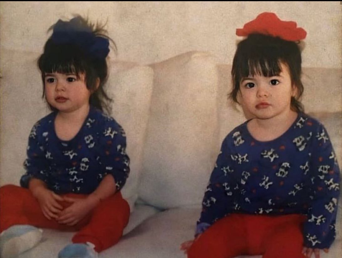 ronixnessafan's tweet photo. happy birthday to these two beautiful women! thank you for doing what you do and inspiring us. i’m lucky to be a part of this fandom! keep making us smile and i love you sm and i hope you two have a great year ahead <3
@veronicamerrell @VanessaMerrell @MerrellTwins #MerrellTwins https://t.co/YUuSKJIomZ