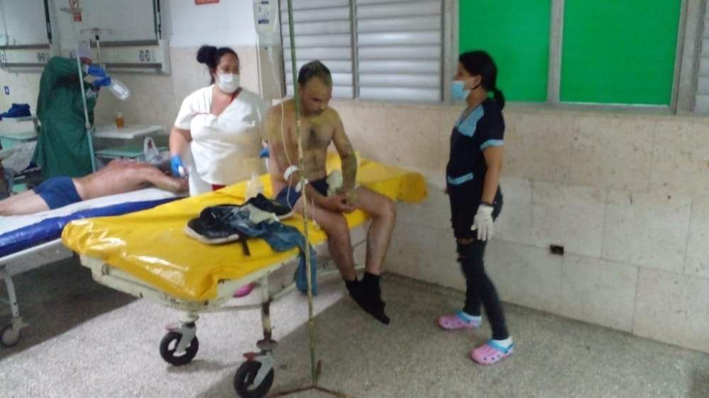 La tristeza empeña el amanecer desde #Matanzas. Se reportan 4️⃣9️⃣ personas lesionadas con el accidente🔥, 2️⃣ personas críticas y 7️⃣ graves. Los bomberos trabajan sin descanso para sofocar el incendio.‼️

‼️#FuerzaMatanzas‼️
✨#FidelPorSiempre✨
#DefendiendoCuba🇨🇺💪❤️