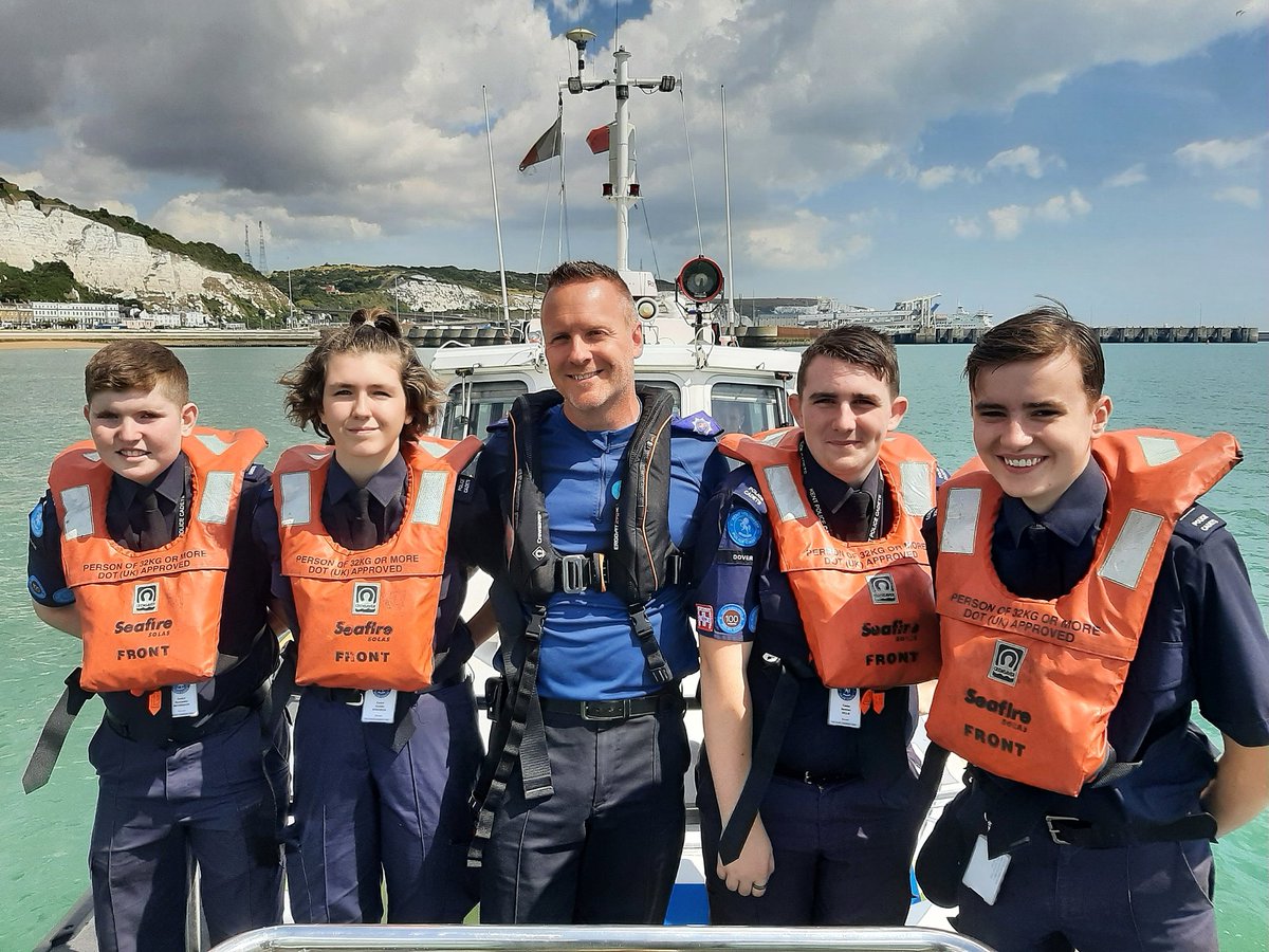 KentPoliceDover's tweet photo. #Youth EngagementOfficer Mark Ball & #DoverVPC are out today at this years #DoverRegatta Come and join the festivities #NationalVPC https://t.co/xakgZx0IFT