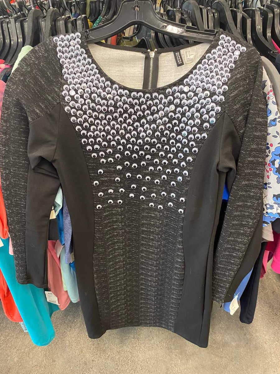 paintedelfie's tweet photo. When you see a post about a #ThriftStoreFind that freaks you out but you instantly think of @bonniegrrl &amp; @AnneWheaton &amp; that they'd love how mental it is 🤣🤣🤣 #GoogleyEyes https://t.co/qhzw8MgPgI
