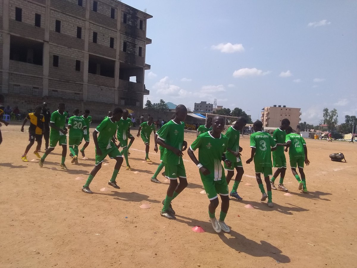 FutureStarsFoo5's tweet photo. @FutureStarsFoo5 U-15 x @YeiJointStarsFC warming up for a friendly game at zahara playground.
#FSFA #YeiJointStars #YLFA #JLFA #SSFA #SSOT https://t.co/3PV1Pl7oJq