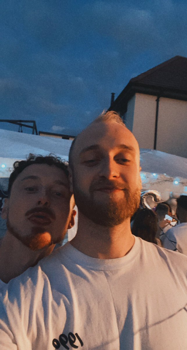 Mikey_Pugh's tweet photo. @Alandeakin_ happy birthday bro!! Hope you’re having a mad one in Japan ❤️🎁🎈 https://t.co/8MsmpbElOK
