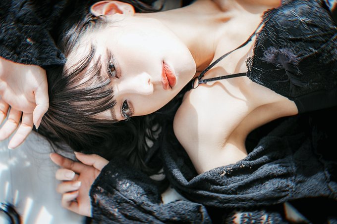 コスプレイヤーしろさきのTwitter画像36