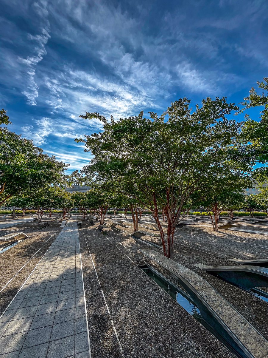 urimiscott's tweet photo. Last Saturday when I was at @RRCAnational @RunProUSA and stuck running on pavement, I ran over to the Pentagon Memorial to pay my respects. 

#PentagonMemorial #run #RunPro https://t.co/8qjOaTpPlS