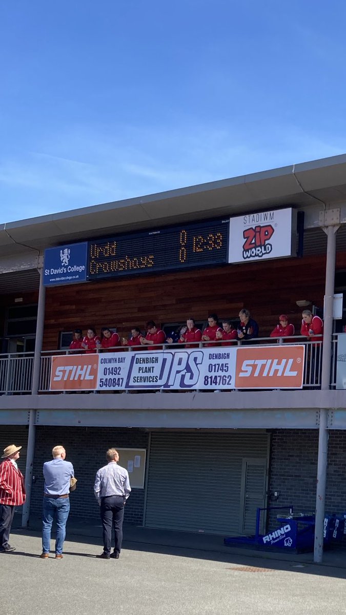 🏉 Rydym yma yn <a href="/StadiwmCSM/">Stadiwm CSM</a> ar gyfer gêm i ddathlu #Urdd100 rhwng timau merched a bechgyn yr Urdd a <a href="/CrawshaysRugby/">Crawshay’s Rugby Club</a>! Pob lwc i bawb sy’n cymryd rhan!

🏉 The stage is set here at <a href="/StadiwmCSM/">Stadiwm CSM</a>! Good luck to the male and female teams of both the Urdd and <a href="/CrawshaysRugby/">Crawshay’s Rugby Club</a>!

#UrddWRU