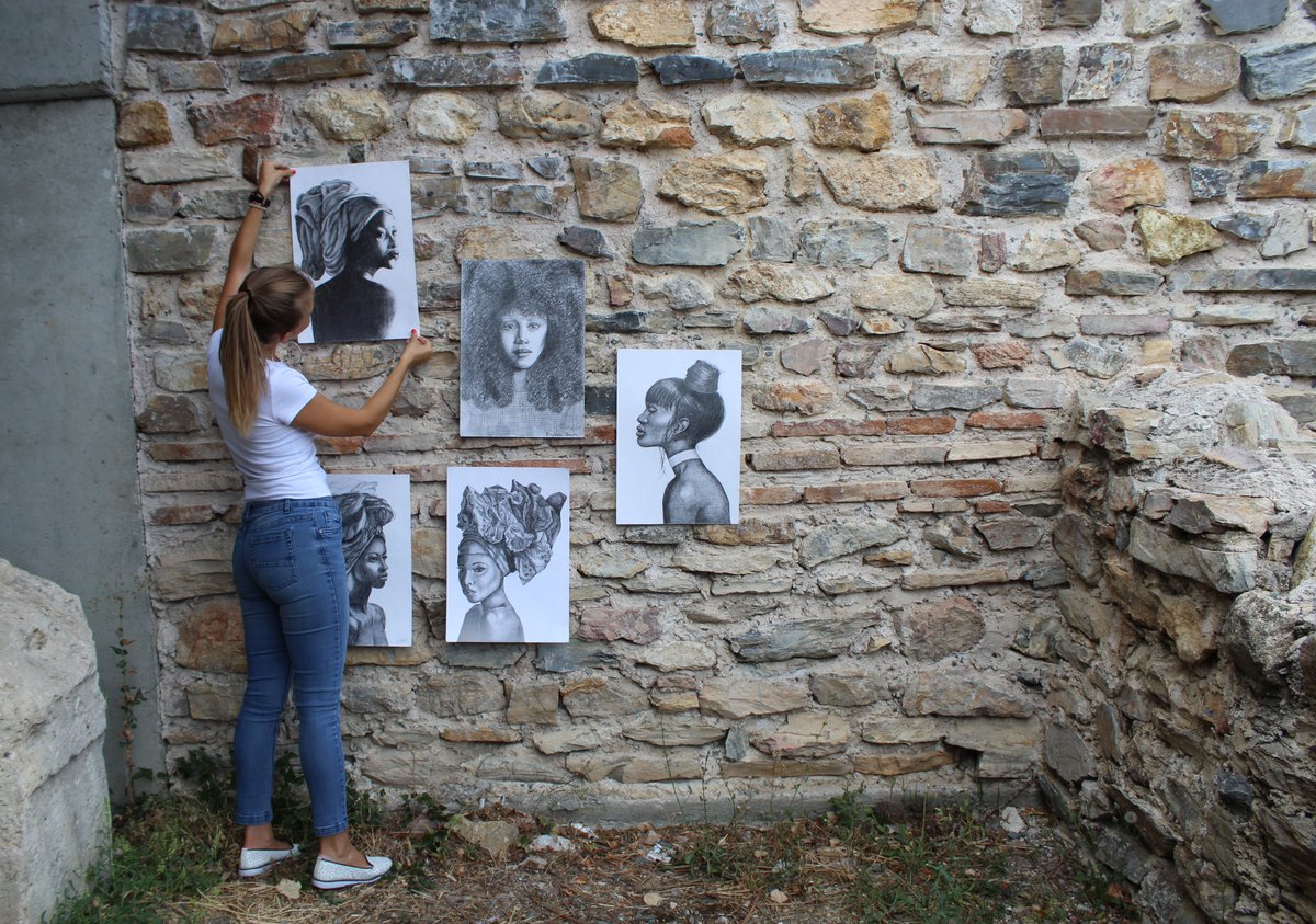 My first stone exhibition... 👩‍🎨
#art #artgallery #artnews #artinfo #painting #photo #photography  #abstract #acrylic #watercolor #pencilart #artists #ArtistOnTwitter #pencil #Pencildrawing #pencilsketch #Graphic