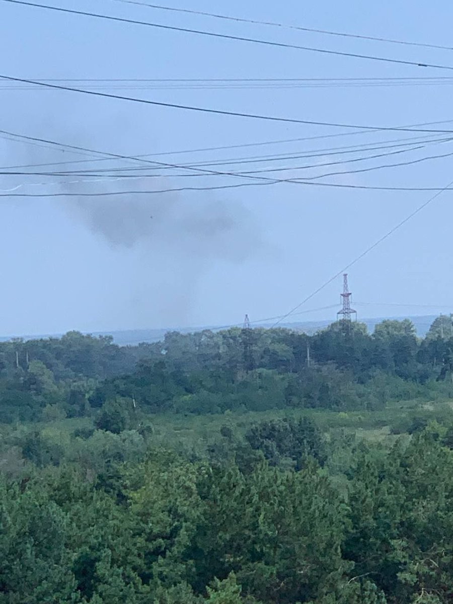 oko_ua's tweet photo. В Энергодаре снова взрывы, сообщают местные жители.
По предварительной информации, в районе водоканала и СБУ.

Подписаться https://t.co/k01pjl2GI6