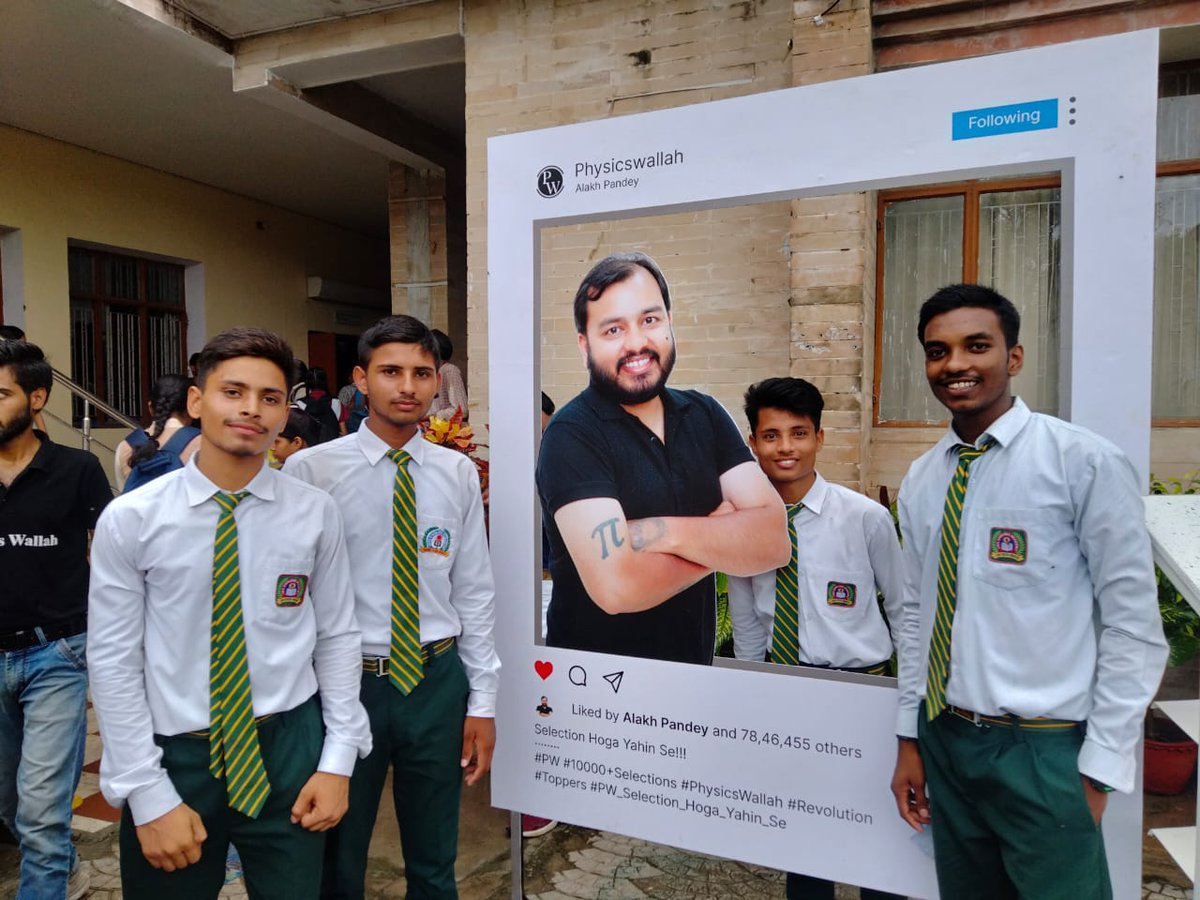 JmsEnglish's tweet photo. #ULTIMATE_STUDENT_AWARD
Our Class X CBSE Board Exam Rank Holders  facilitated this award today in 
Gandhi Adhyayanpeeth  Auditorium.
Vanue-M.G. Kashi Vidhyapith  Campus, Varanasi.
We are proud of the success of our students, and the entire JMS family wishes them a bright future. https://t.co/nsrQ83ue0F