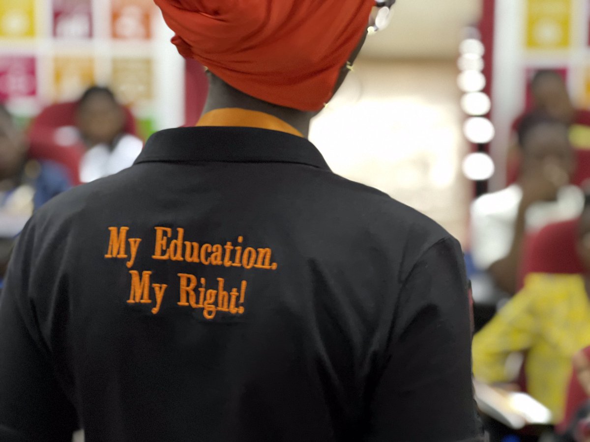 UmutoniAisha1's tweet photo. @mtoto_Wa_shule empowering youths on Human Rights is part of our goal to achieve in society @ihrb @mtoto_Wa_shule @StudentCo_Ug @ProssyNakawuka @NNDUGWA https://t.co/1ruEY4T8UU
