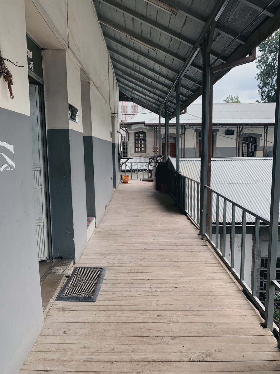 dotab_'s tweet image. Here is where i spend most of my day: Yekatit 12 Hospital Medical College 

Where do you spend most of your day ? 

Reply with a photo tweet😁!