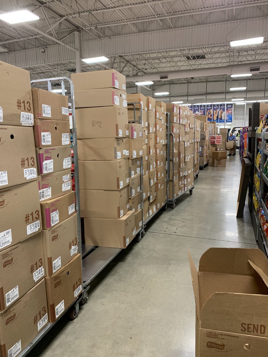 JustMrLove's tweet photo. What were you doing at 4am?
#SoManyChips
Welcome to my job. ๐ https://t.co/ZOdqbqa4pb