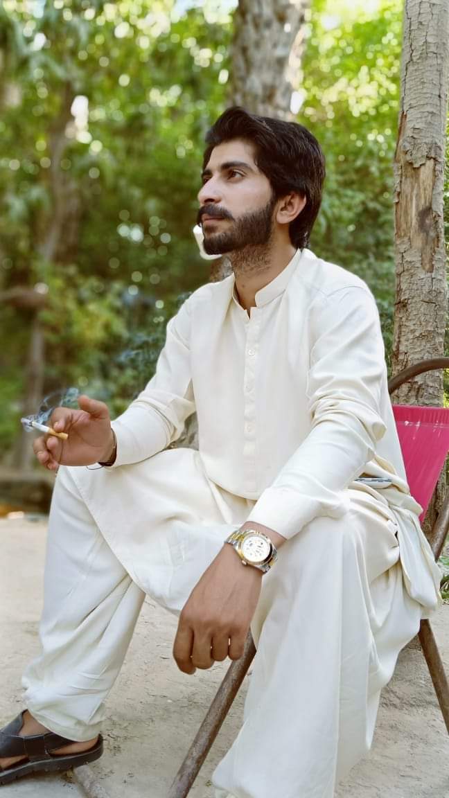 ShahzadAli212's tweet photo. آزادي جي مٺي ماکي چکڻ لاءِ اوھان کي نانگن جا ڏنگ برداش  ڪرڻا پوندا،
(رھبر)
#ReleaseNadirLeghari https://t.co/wUogog3iv0