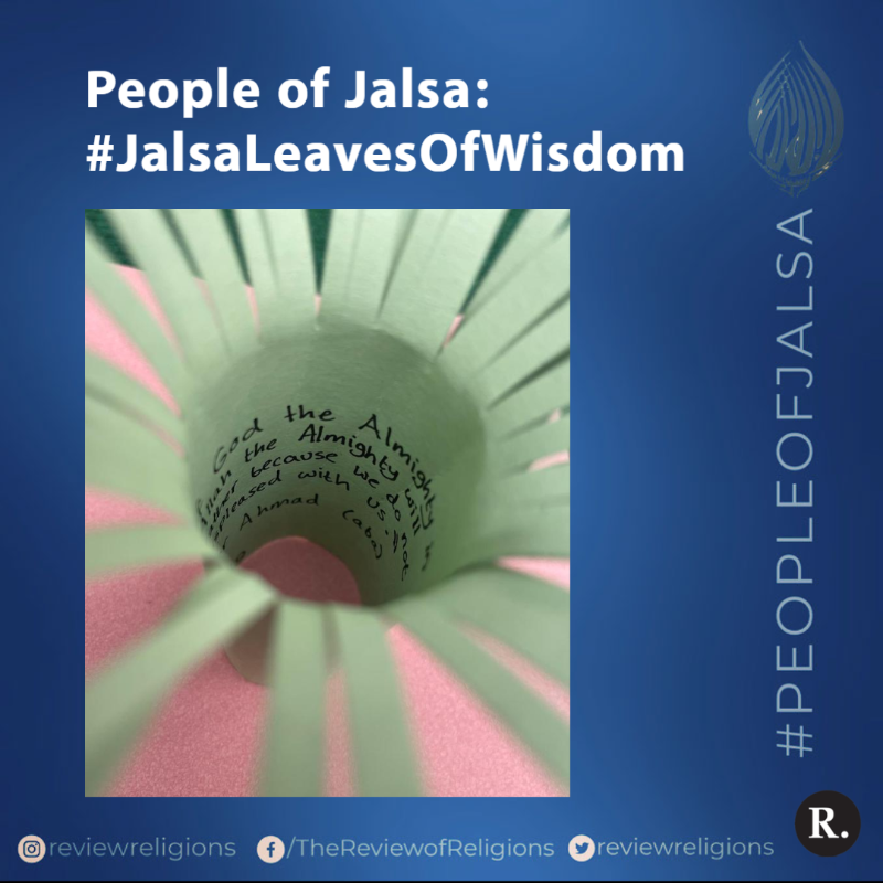 ReviewReligions's tweet photo. At entering the main Ladies marquee, we were stopped and offered a beautiful little piece of art.

What's inside these little rolls of paper trees?

Yusra Dahri shares with us her fascinating project...

#PeopleOfJalsa #JalsaSalanaUK #JalsaUK