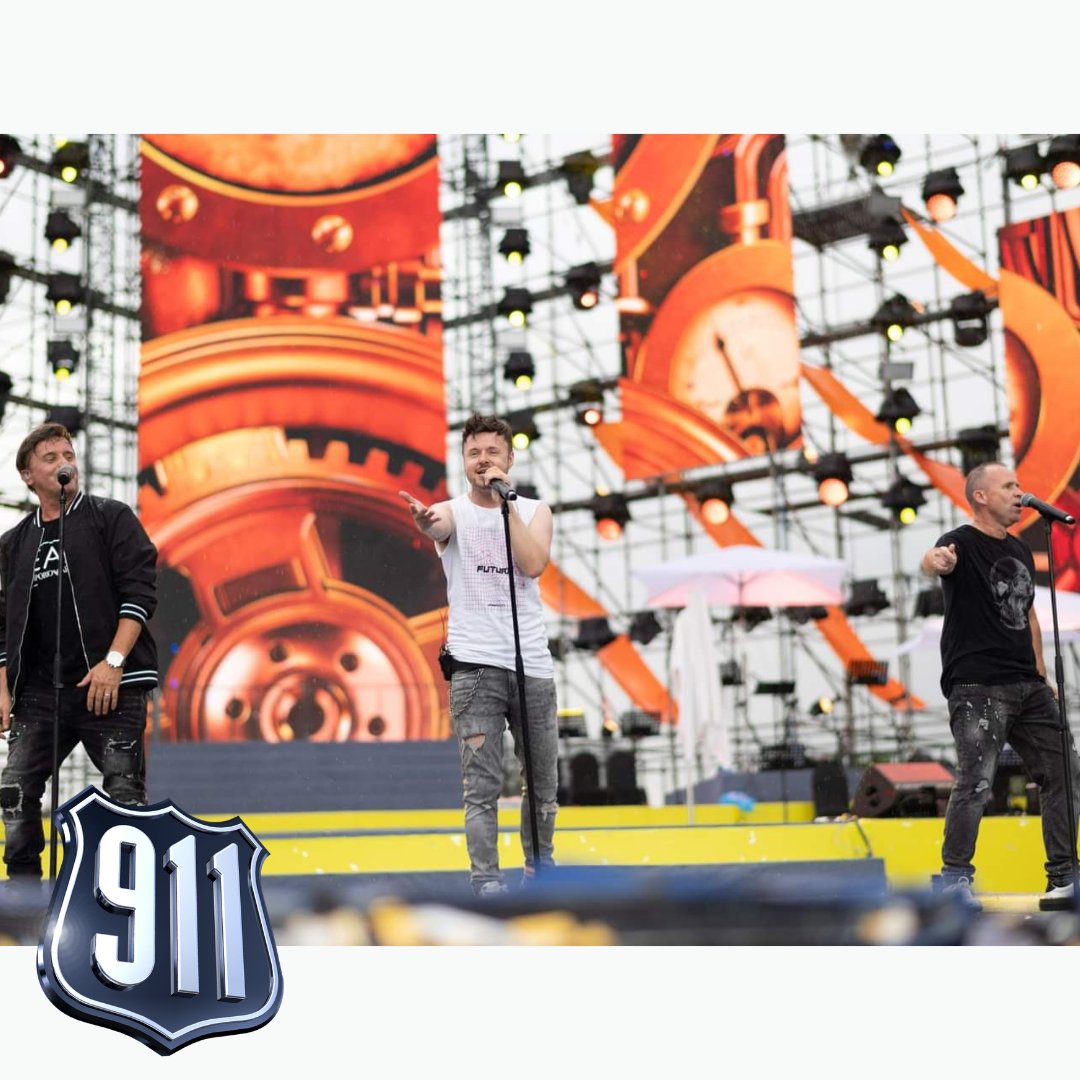 911official's tweet image. 📷: Hay Fest #Vietnam 

@MrLeeBrennan @jimmyconstable @MrSpikeDawbarn