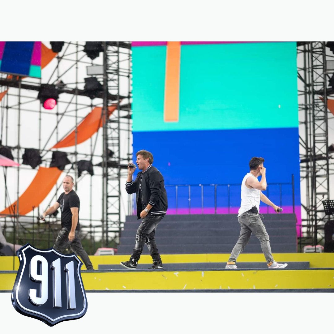 911official's tweet image. 📷: Hay Fest #Vietnam 

@MrLeeBrennan @jimmyconstable @MrSpikeDawbarn