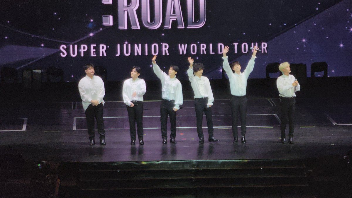 inquirersuper's tweet photo. Leeteuk @special1004 thanked the PH Elfs for being with them when they were happy. 

He also thanked them for being with them when they were in pain. We have a phrase for this, Leadernim.

It's "walang iwanan!" https://t.co/9Wy40brqJ9