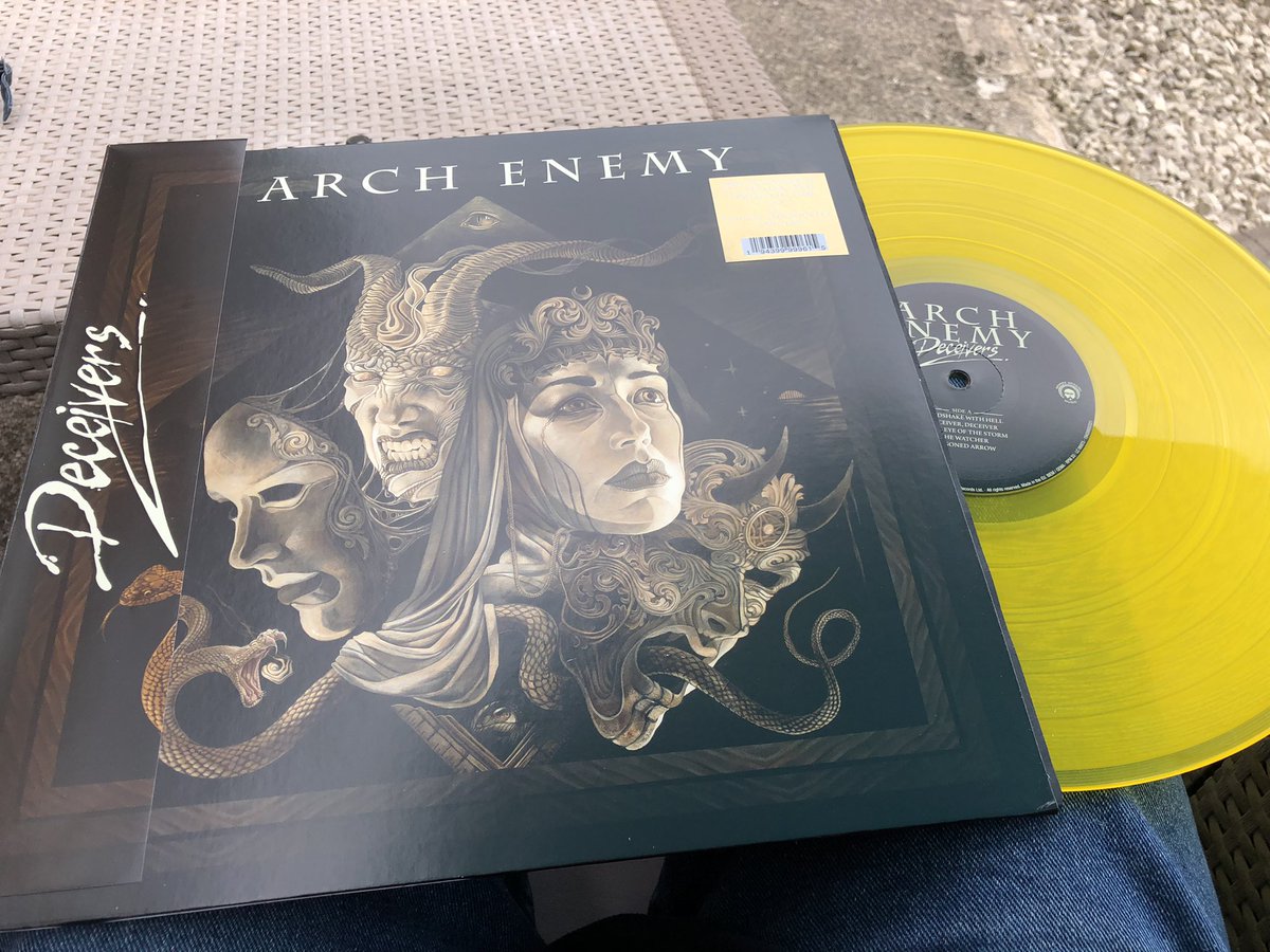 robinson7_kevin's tweet photo. Came in the post today one week early 🤘@archenemymetal #decievers @AWhiteGluz and the boys are gonna be played full blast this afternoon 👏🎤🎸 https://t.co/UiYOQxuexu