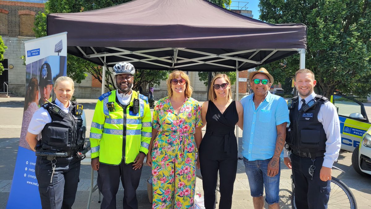 Wonderful to welcome our local town centre team to our Summer Lates today! @MPSGreenwich #WoolwichTownCentreTeam