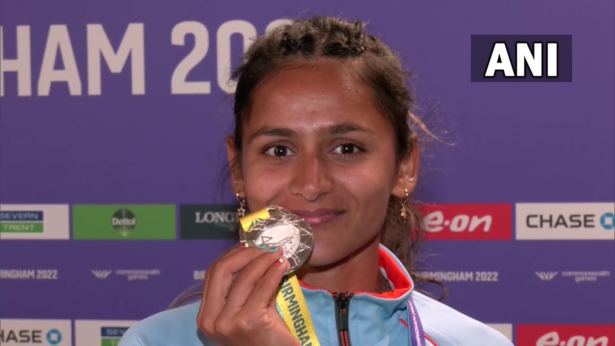 MirrorNow's tweet photo. "I dedicate my medal to my 'Laddoo Gopal' &amp; my family": India's #PriyankaGoswami, after winning silver in the Women's 10,000m Race Walk finals. 🇮🇳

| #CommonwealthGames #commonwealthgames2022india https://t.co/633k3Z4Kb0