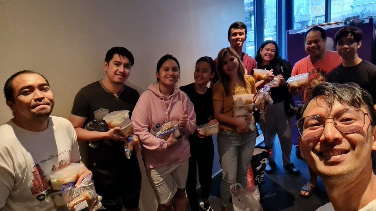 AaronKyle1120's tweet photo. New Arrival of #IENS , all 26 from 🇳🇬 🇰🇪 🇵🇭 and 🇮🇳 warmly welcomed by our previous #IENS, organised by @LeilaMae_RN and Ben.
#PayingForward
#Pastoral
#BasicNeeds
#GettingItRightFirstTime

Warm welcome to you all❤️ https://t.co/Dd8pe4DsVc