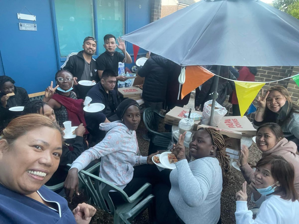 AaronKyle1120's tweet photo. New Arrival of #IENS , all 26 from 🇳🇬 🇰🇪 🇵🇭 and 🇮🇳 warmly welcomed by our previous #IENS, organised by @LeilaMae_RN and Ben.
#PayingForward
#Pastoral
#BasicNeeds
#GettingItRightFirstTime

Warm welcome to you all❤️ https://t.co/Dd8pe4DsVc