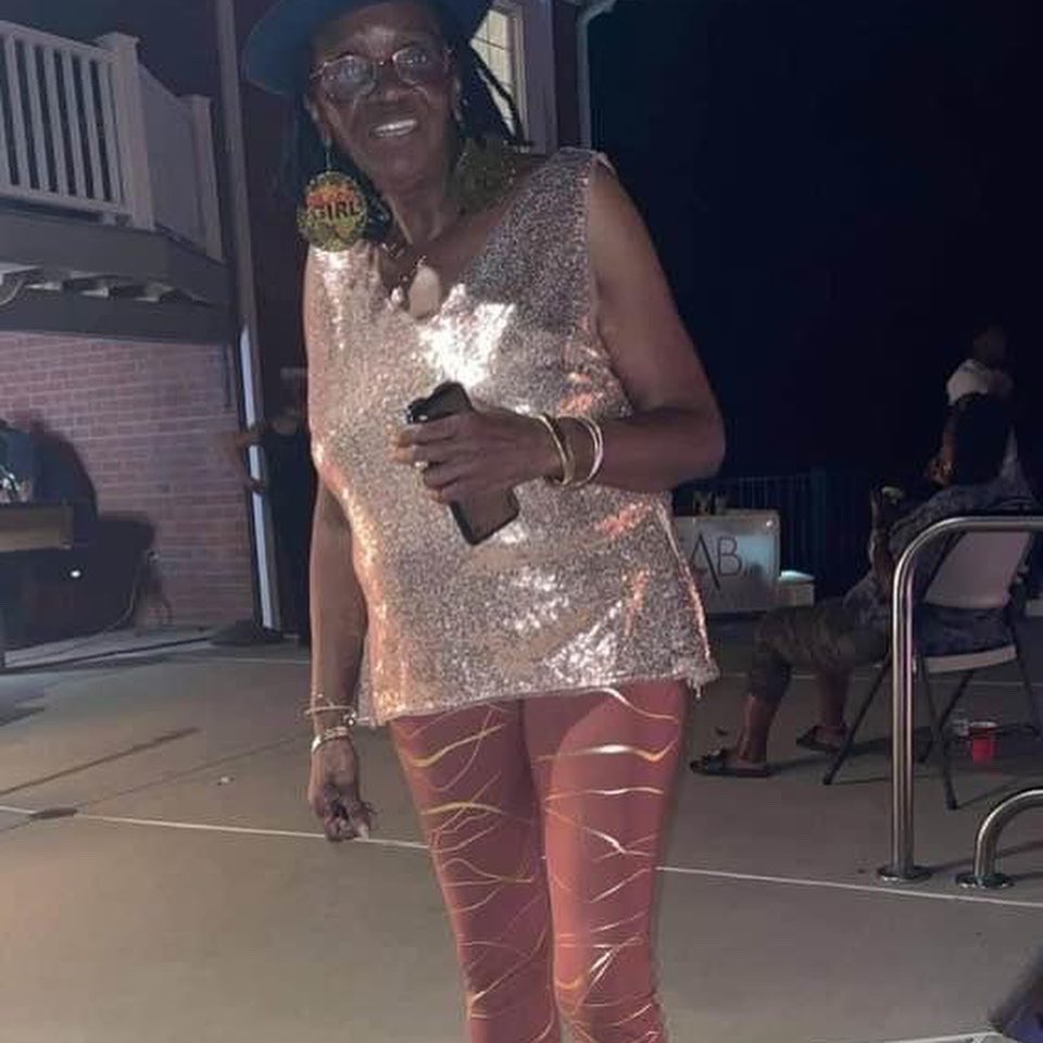 ltrvhardman's tweet photo. Today is Birthday of the OG in the family. Y’all help me wish my mama a Happy Birthday. Happy Birthday Carolyn Huff!! We love you more than you know. $cmh1953 y’all show my mama some love and bless her cash app! https://t.co/KaZRjn1yqe