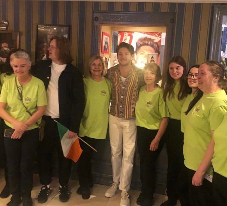 📷| Niall junto a Lewis visitando Mullingar para #Fleadh2022!
©️ grevillearmshotel, chocolatebrowncoffeebars