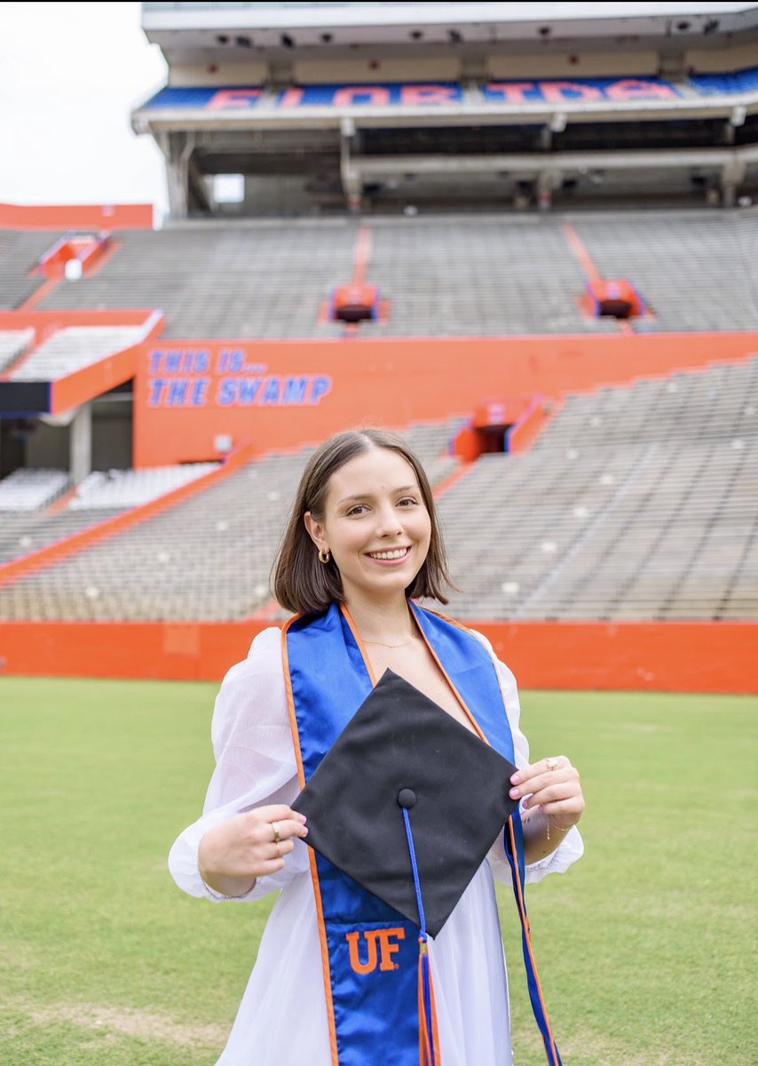 cbass1213's tweet photo. #UFGrad https://t.co/cr7QTLlB5W
