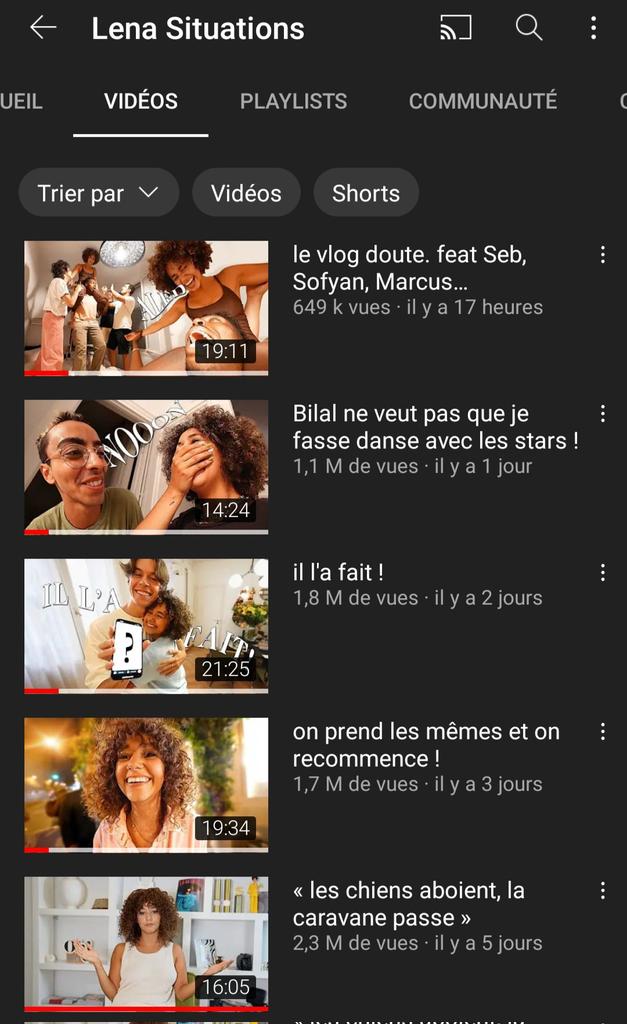 Zarafaremede's tweet photo. Donc on ose encore comparer enjoyphoenix et lena situations en terme de popularité ? Parce que là... 
La différence de vues est flagrante et même d'influence. 

#enjoyphoenix #lenasituations #lenamahfouf https://t.co/TzooWfwncN