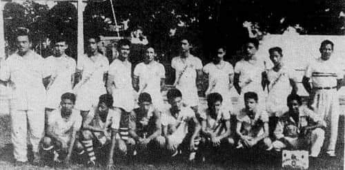 TuneldoTempoNFC's tweet photo. 📸 Foto rara do #infantojuvenil do #Nacional (1954).

📜 : #RevistaSportIlustrado  #HistoriadoFutebol

#Juvenis #NacionalFC #Naça #BarbosaFilho #Cicero #Lacinha #Rosemberg #Fernando #Portugues #Mario #Divaldo #Boró #Mota #Patolé #China #Newton #Caneco #Poças #Pereira #Carlito https://t.co/8iIyDrau7Q