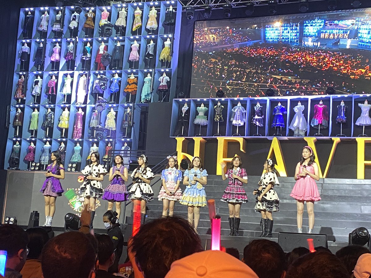 winsterion77's tweet photo. Mira, yori, zahra, eril, zara, meme ππ»ππ»ππ
#TerimakasihGaby
#SemangatGaby
#JKT4810thAnnivConcert #akb48 #jkt48 #bnk48 #mnl48 #tsh48 #ttp48 https://t.co/GVvGUTkmAT