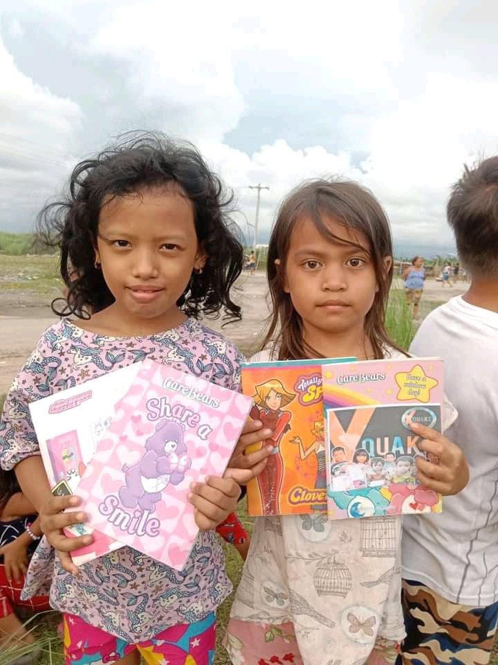 Dianah143's tweet photo. 60 street children's grateful 📌
For kids in a lot of places around the world, food, education, and safe havens are scarce. But thanks to the generosity of @officialXQK @MarioXQuake
Thank you for the #Hope #Love #Joy
#XRPLcommunity #xrp #XRPL
#humanitarianToken #XQK https://t.co/1j4SLIuXnl