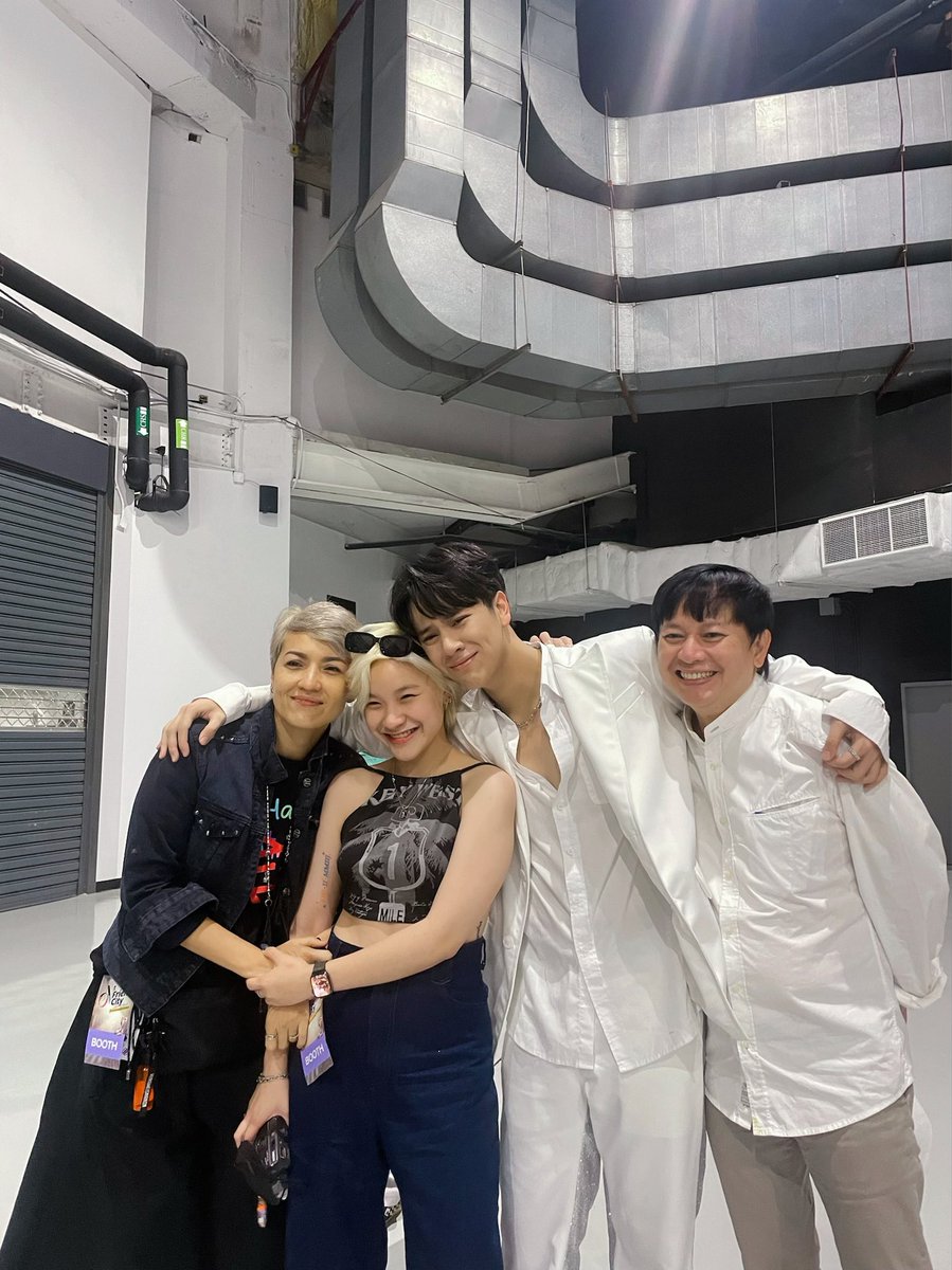 MookWorranit's tweet photo. รักมาก❤️❤️❤️❤️ @mynameisnanon https://t.co/XLUb4jPEwi