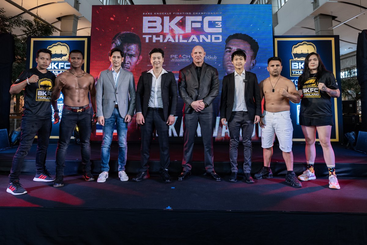 toppjirayut's tweet photo. ผมขอนำภาพบรรยากาศวันงานแถลงข่าว BKFC Thailand 3 ที่ทาง Bitkub ได้ร่วมเป็นหนึ่งในผู้สนับสนุนรายการนี้มาให้ทุกท่านได้ชมนะครับ
โดยมีคู่ดวลอย่างคุณ บัวขาว บัญชาเมฆ และ Erkan Varol มาร่วมงานก่อนขึ้นชกจริงในวันที่ 3 ก.ย. นี้ครับ
#BKFC3 #BKFC #BKFCThailand #BUAKAW #บัวขาว #Bitkub https://t.co/K2xdeWFck9