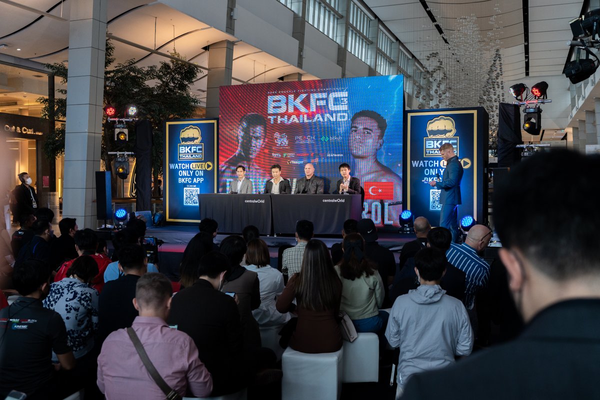toppjirayut's tweet photo. ผมขอนำภาพบรรยากาศวันงานแถลงข่าว BKFC Thailand 3 ที่ทาง Bitkub ได้ร่วมเป็นหนึ่งในผู้สนับสนุนรายการนี้มาให้ทุกท่านได้ชมนะครับ
โดยมีคู่ดวลอย่างคุณ บัวขาว บัญชาเมฆ และ Erkan Varol มาร่วมงานก่อนขึ้นชกจริงในวันที่ 3 ก.ย. นี้ครับ
#BKFC3 #BKFC #BKFCThailand #BUAKAW #บัวขาว #Bitkub https://t.co/K2xdeWFck9
