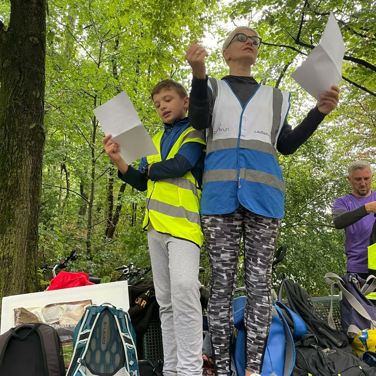 NathanAdams186's tweet photo. What a dynamic duo!!!

@RofMontenegro as Run Director and Aleksa as translator extraordinaire at @westparkparkrun today. Really proud of them both ❤️ https://t.co/BD8Y5sOpjR