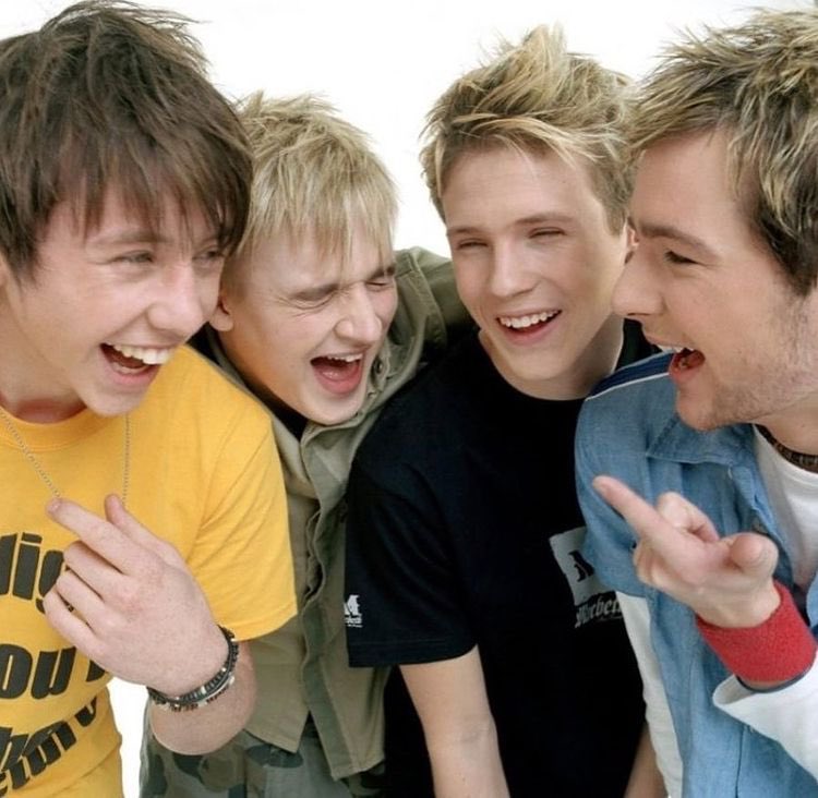 mcflycircle's tweet photo. Danny postou algumas fotos em homenagem aos 19 anos do McFLY.
“#19yearsofmcfly Obrigado aos meninos, nossa equipe e todos os nossos fãs incríveis!! Te amo! 🤘🏻”
📷 Danny Jones via Instagram https://t.co/Fg2fbxEv3K