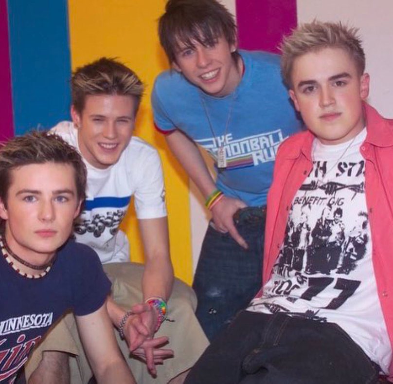 mcflycircle's tweet photo. Danny postou algumas fotos em homenagem aos 19 anos do McFLY.
“#19yearsofmcfly Obrigado aos meninos, nossa equipe e todos os nossos fãs incríveis!! Te amo! 🤘🏻”
📷 Danny Jones via Instagram https://t.co/Fg2fbxEv3K