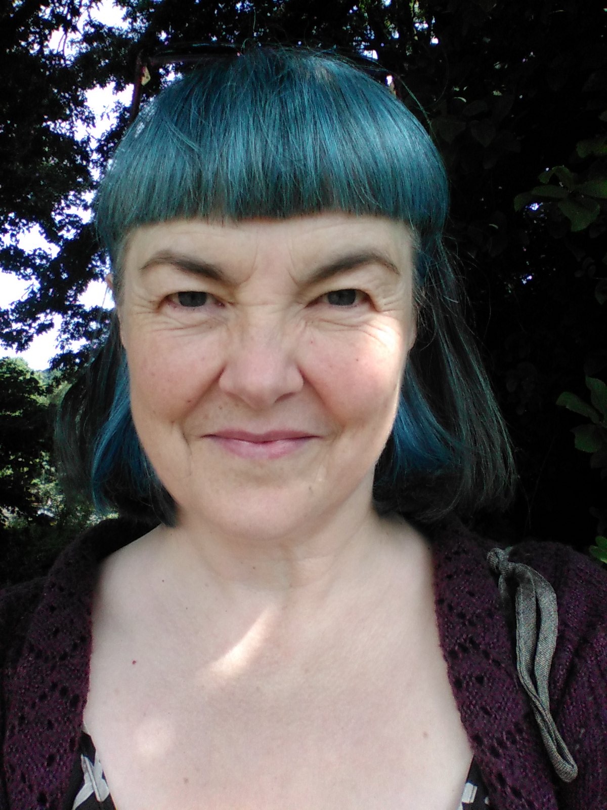 @Dawn_French Snap! It must be a Dawn thing 🙂 Except I joined the Blue Rinse Brigade 😅 Looking good @Dawn_French ! https://t.co/gfg99MiXHq