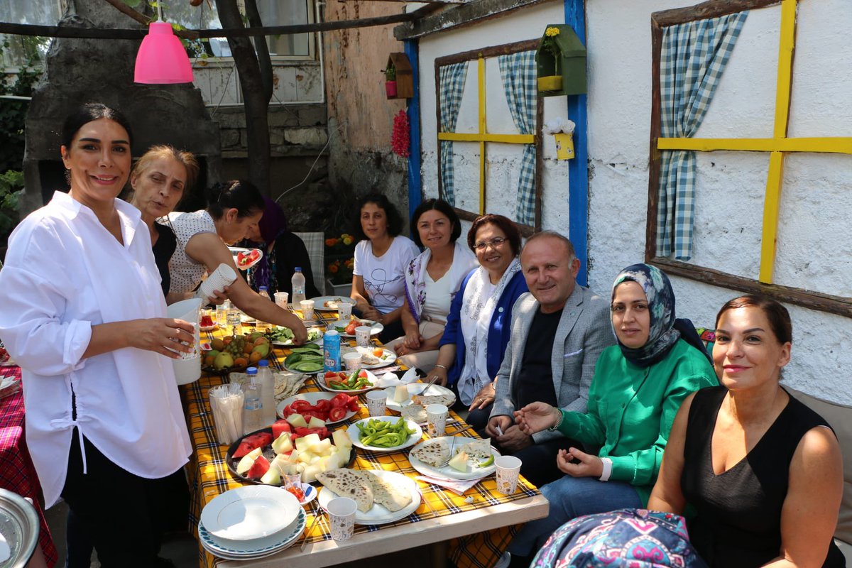 yetkinozturk06's tweet photo. Kadın Politikaları Başkanımız Sn. @avunzileyuksel ve Çankaya İlçe Başkanımız Sn. @KevserOfluoglu  ile birlikte bugün; 
Yakupabdal köyümüzde üye katılım programı gerçekleştirdik.

İYİ ailemize yeni katılan üyelerimize ev sahipliği yapan @DeryaDogan0606 
Başkanıma teşekkür ediyorum https://t.co/FsIjK0Rywv