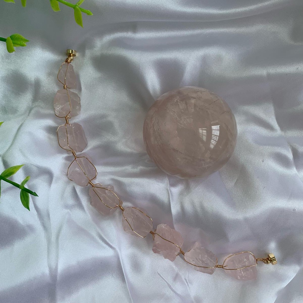 rockeastgem's tweet photo. Rose quartz rough bracelet
above 5pcs，6usd per piece

#rosequartzbracelet #rosequartz #rosequartzhandmadejewelry #roughstonebracelet https://t.co/q0m0Uxqtju