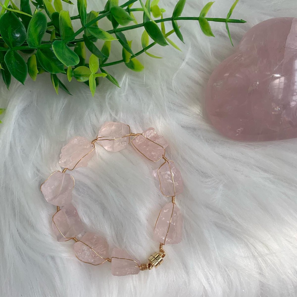 rockeastgem's tweet photo. Rose quartz rough bracelet
above 5pcs，6usd per piece

#rosequartzbracelet #rosequartz #rosequartzhandmadejewelry #roughstonebracelet https://t.co/q0m0Uxqtju