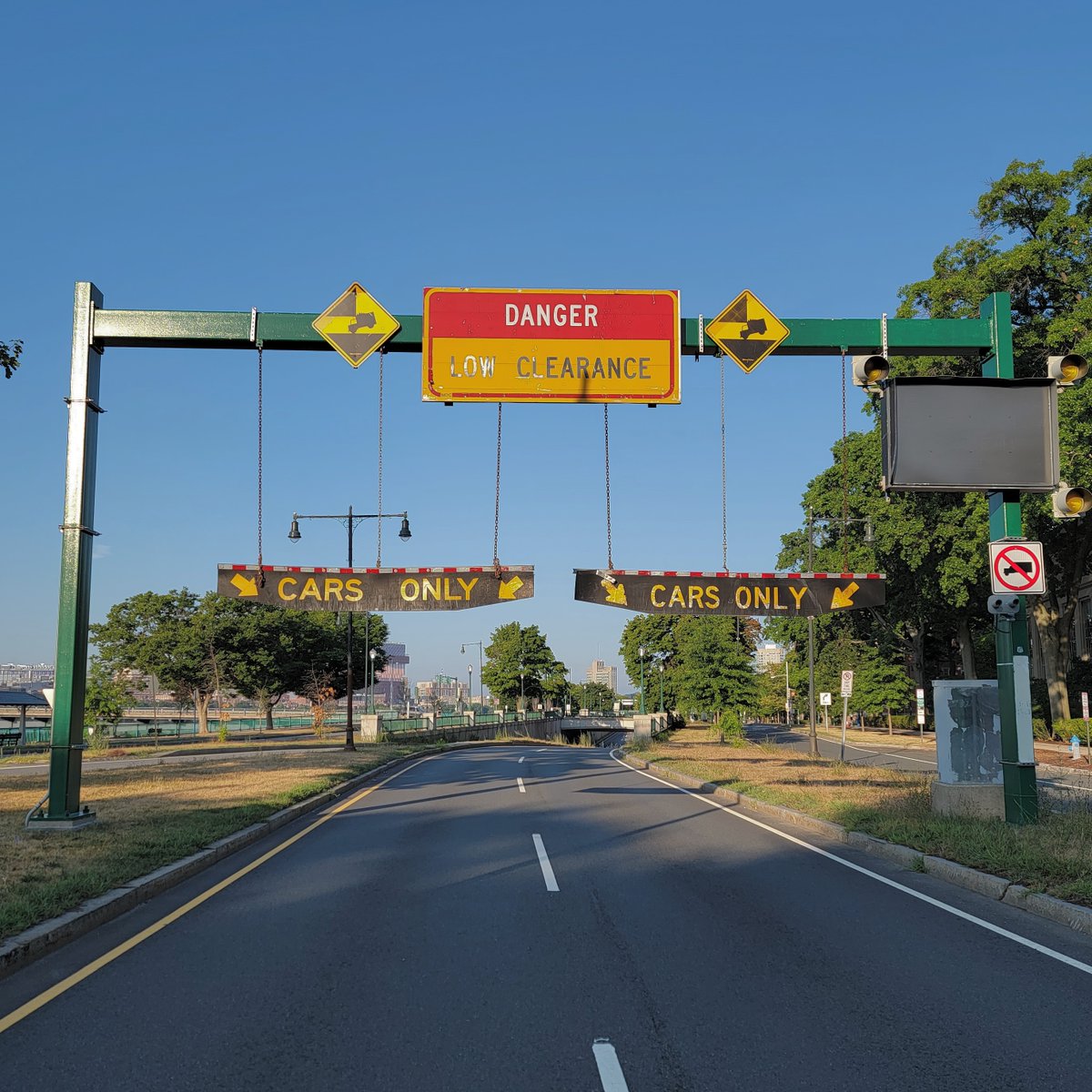 OnlyInBOS's tweet photo. The most ignored road signs in Massachusetts... https://t.co/VkUV45VhUe