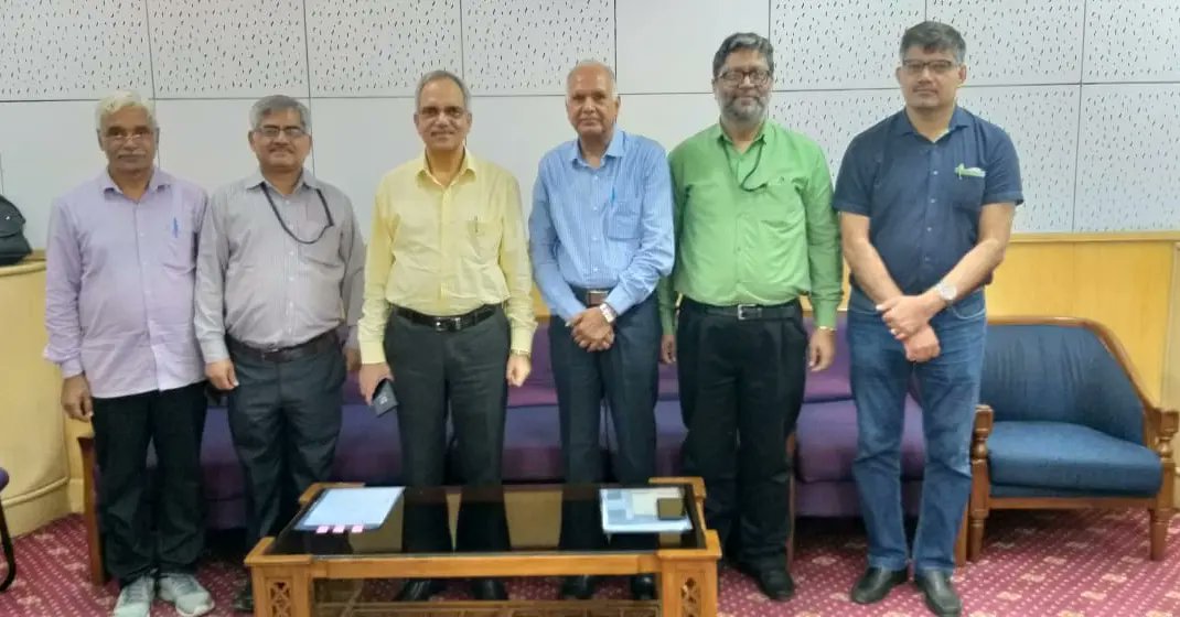 CeodelhiOffice's tweet photo. Phone-in-Program: Dr Ranbir Singh, CEO-Delhi and Sri Manoj Kumar,ACEO( ER) on AIR (05.08.2022,Saturday): Topic- Voter list & Aadhar Card
#phoneinprogramme #awarenessprogram
@CeodelhiOffice @ECISVEEP @SpokespersonECI https://t.co/rt9zGggXS2