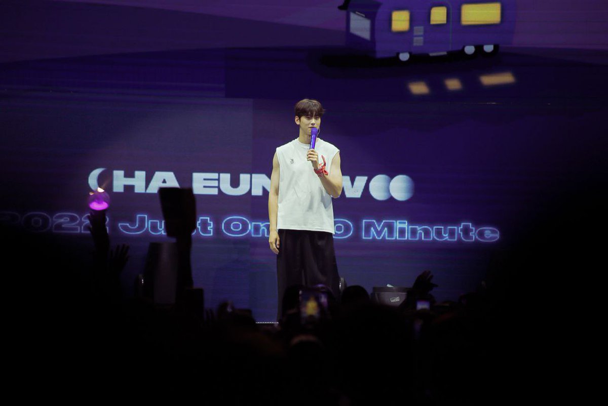 LiveSmart's tweet photo. Never not asking for an encore. 🫶🏻

#SmartViuwithCHAEUNWOO
#StarryCaravaninMNL https://t.co/TBpN2Mcod2