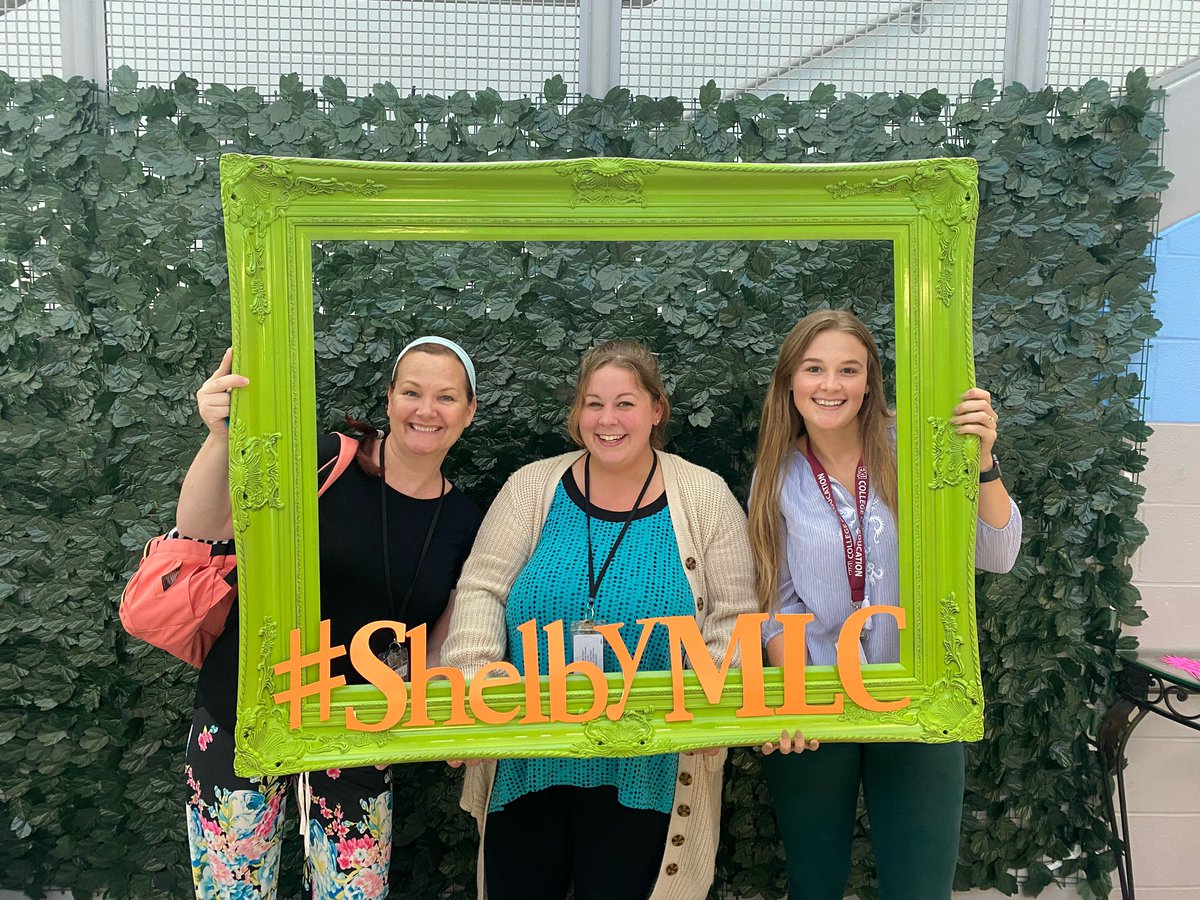 ProfeFelice's tweet photo. Reunited, and it feels so good! #teacherfriends #masterylearning #shelbymlc https://t.co/0ZQvG0wrI5